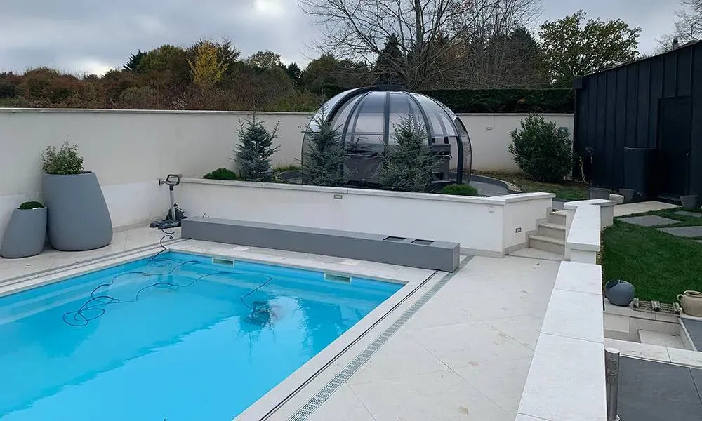 Piscine coque et Abris Atlas